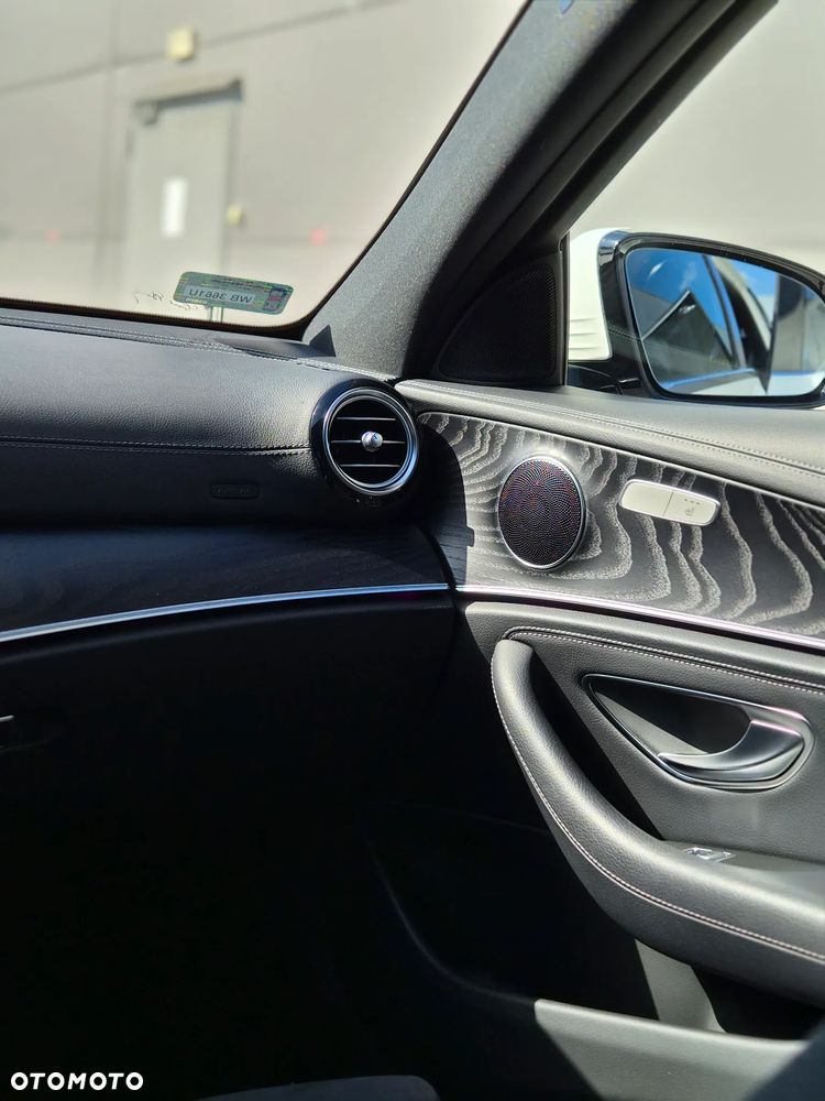 Mercedes-Benz Klasa E 220 d 4-Matic AMG - 35