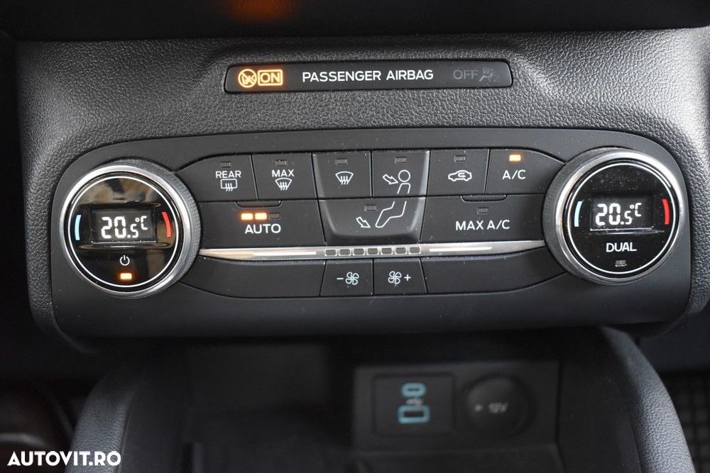 Ford Kuga - 31