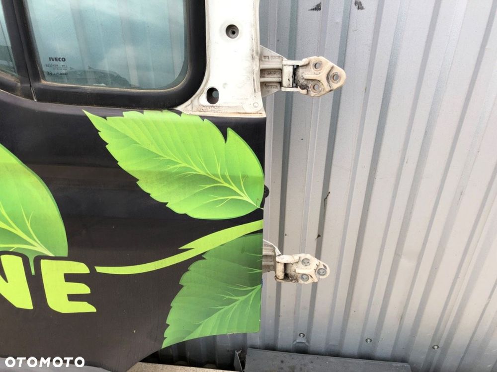 DRZWI PRAWY PRZÓD  IVECO DAILY III Autobus 1999 - 2006 35 S 12, 35 C 12, 40 C 12 85 kW [116 KM] - 2