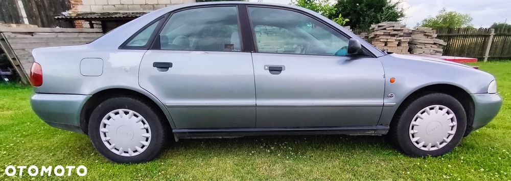 Audi A4 Limousine - 5