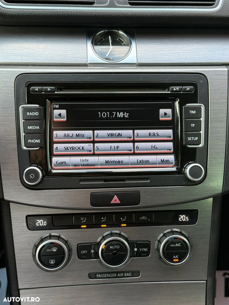 Volkswagen Passat 2.0 TDI DPF BlueMotion Technology Sportline - 13