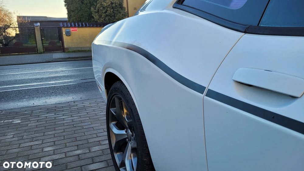 Dodge Challenger - 36