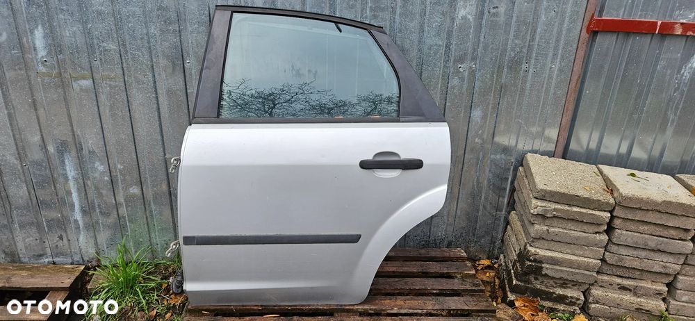 Drzwi tylne lewe srebrne Ford Focus Mk2 03 (bez malowania) - 1