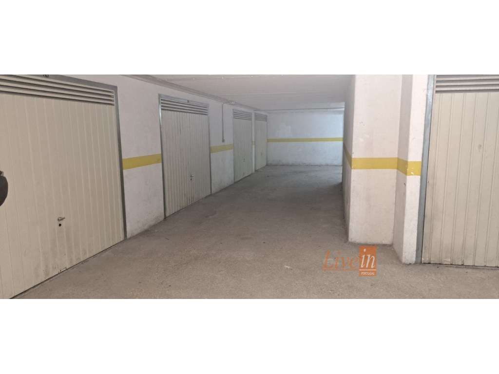 Garagem em Rio de Mouro - Grande imagem: 2/6
