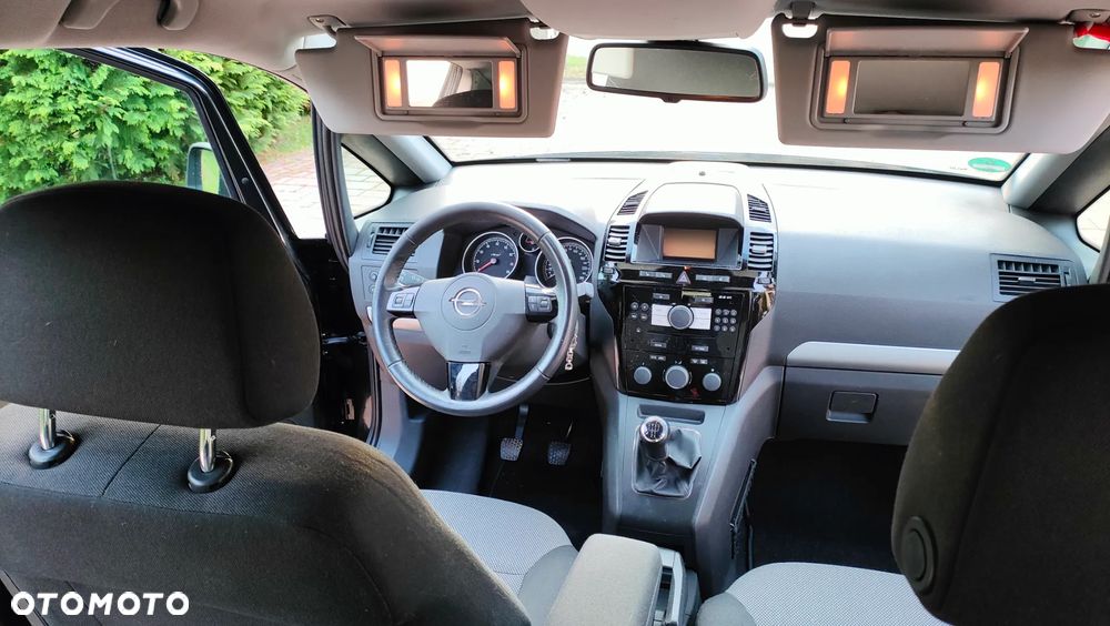 Opel Zafira 1.8 Cosmo - 8