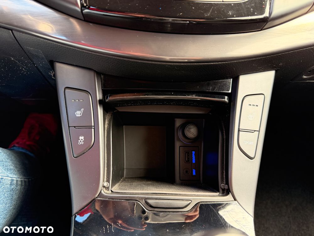 Hyundai i40 i40cw 1.7 CRDi Automatik Fifa World Cup Edition - 30