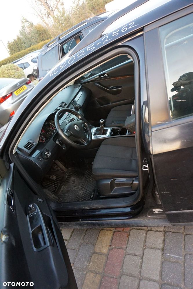 VOLKSWAGEN PASSAT B6 KOMBI 2006 LC9X 1.9 TDI BLS 105KM HVN CZARNY na części - 11