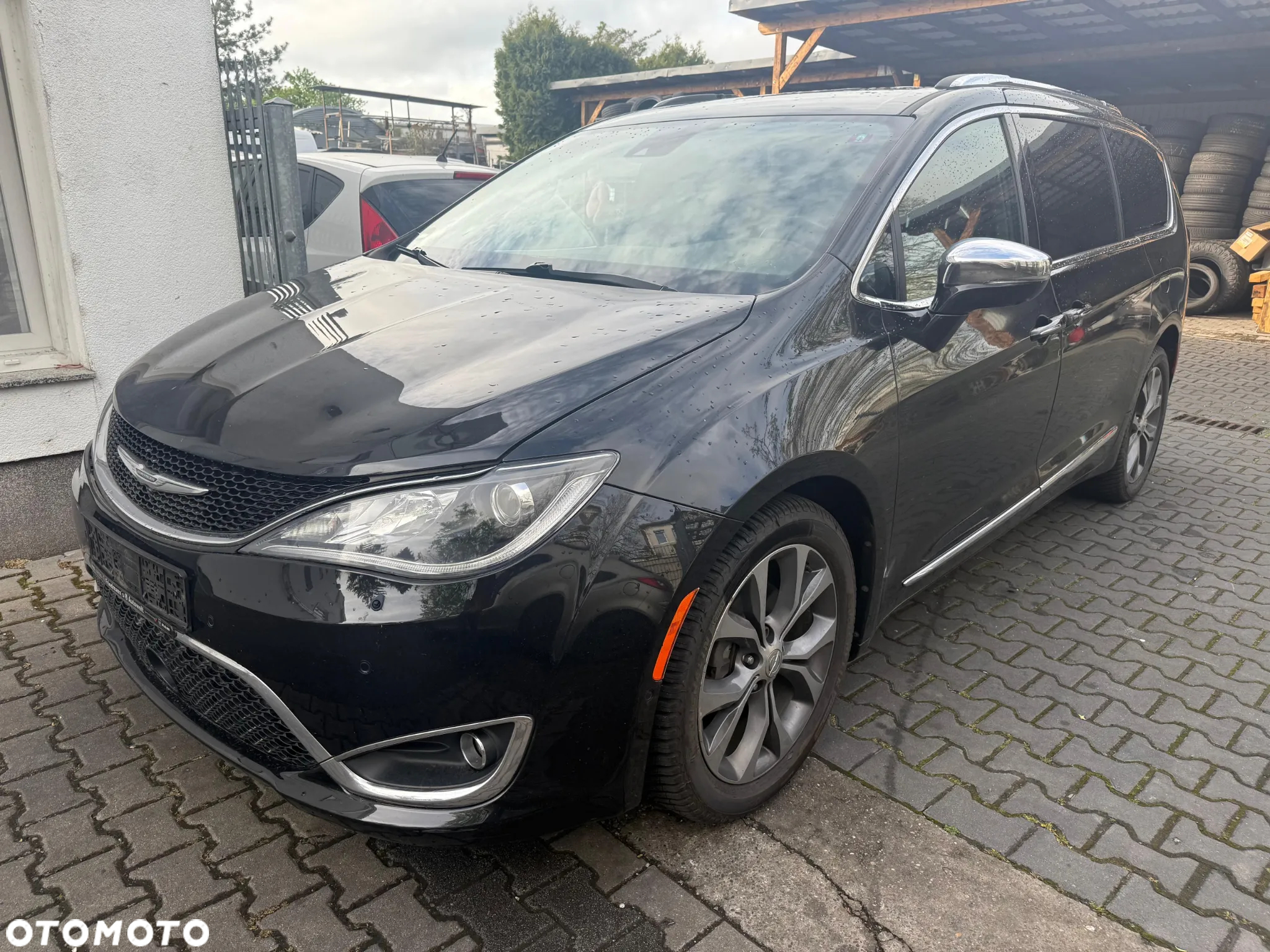 Chrysler Pacifica - 5