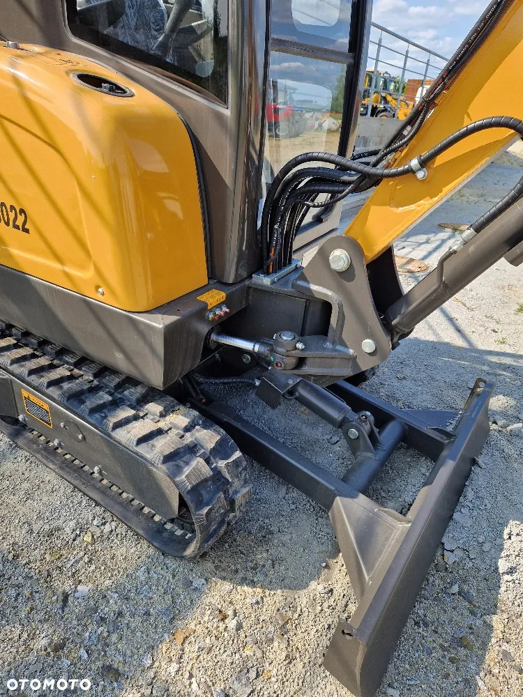 JCB JBC 8022 - 8