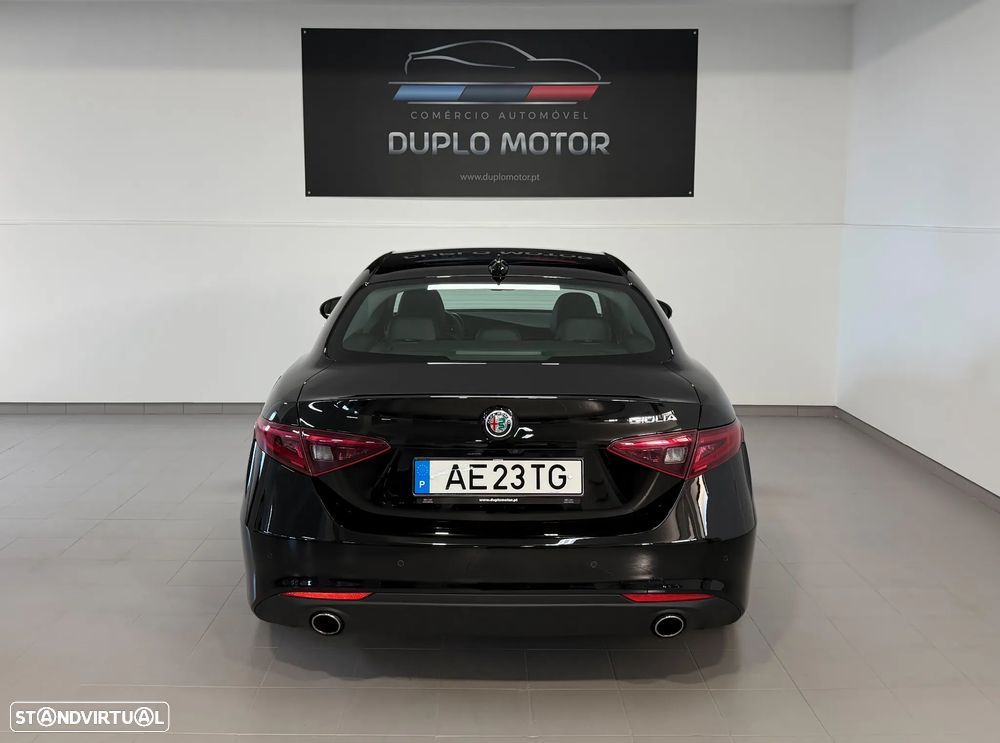 Alfa Romeo Giulia 2.2 AT8 Super - 7