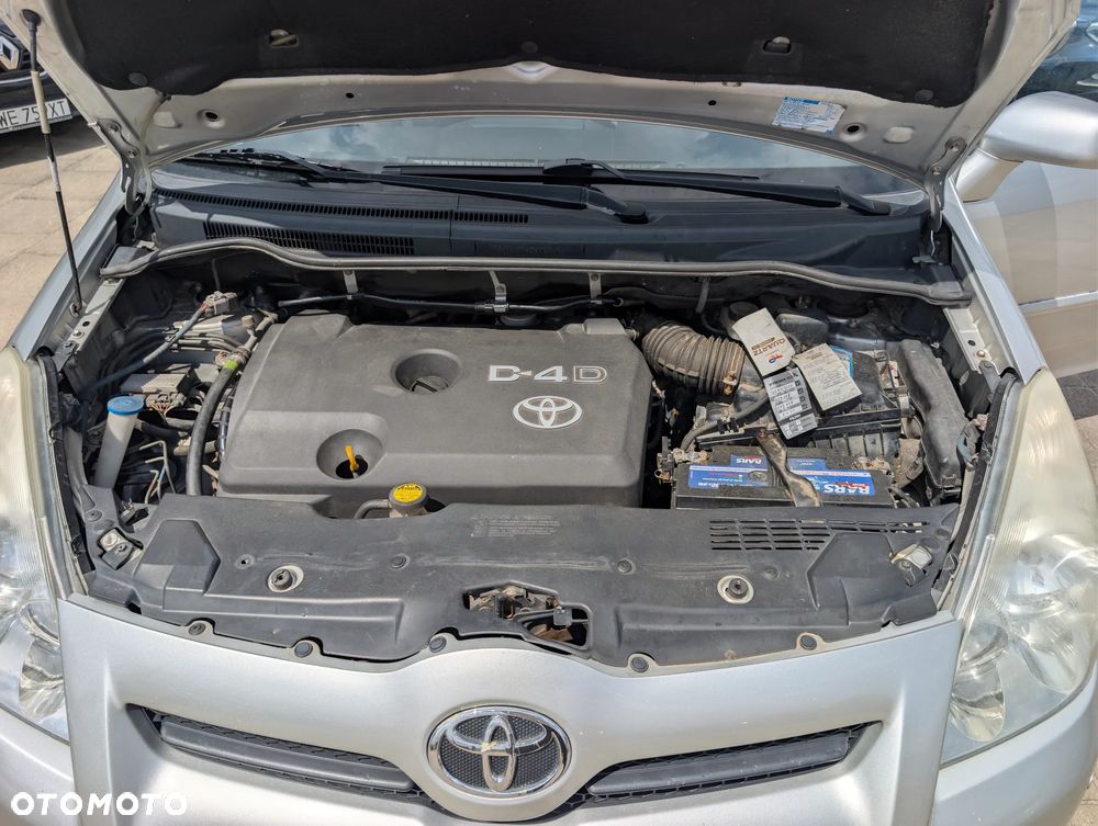 Toyota Corolla Verso 2.2 D-4D Sol + 7os - 24