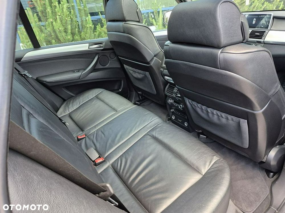 BMW X5 4.8i xDrive - 21