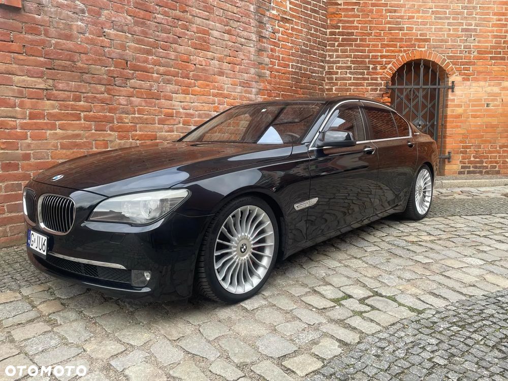 BMW Seria 7 750i xDrive - 1
