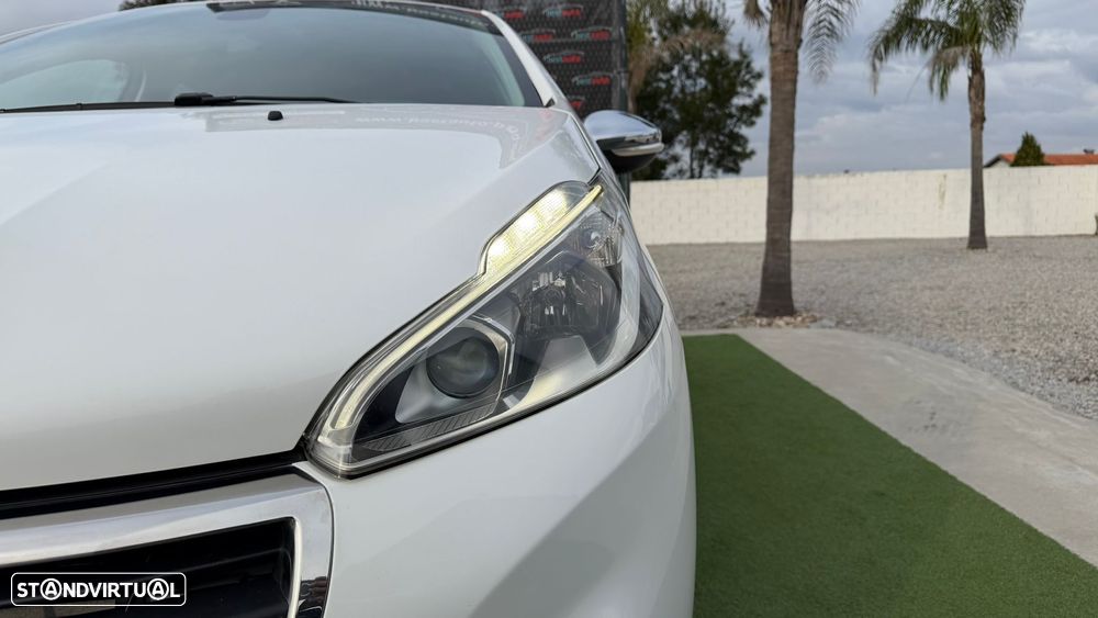 Peugeot 208 1.2 PureTech Style - 15