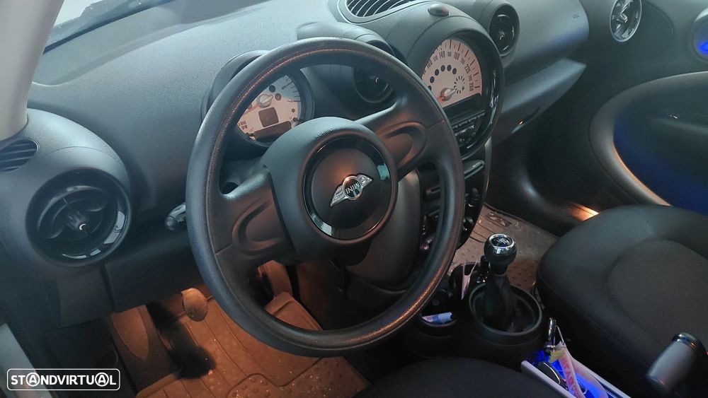 MINI Countryman One D - 7