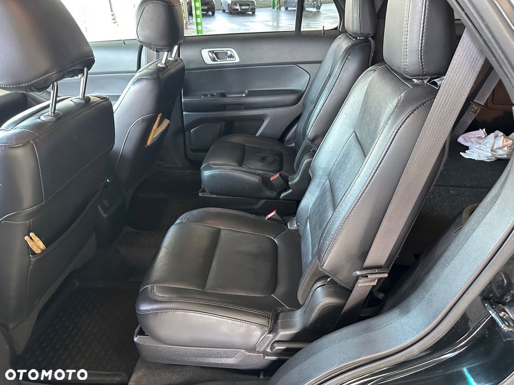 Ford Explorer - 12