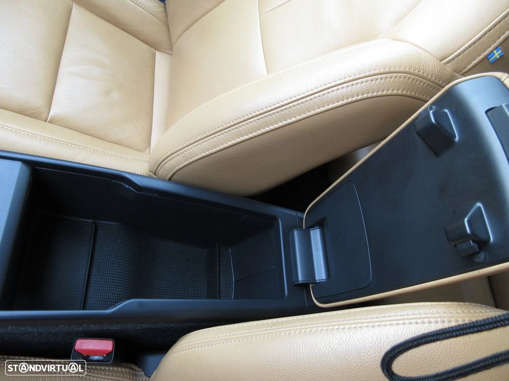 Volvo XC 40 2.0 D3 Momentum Plus Geartronic - 55