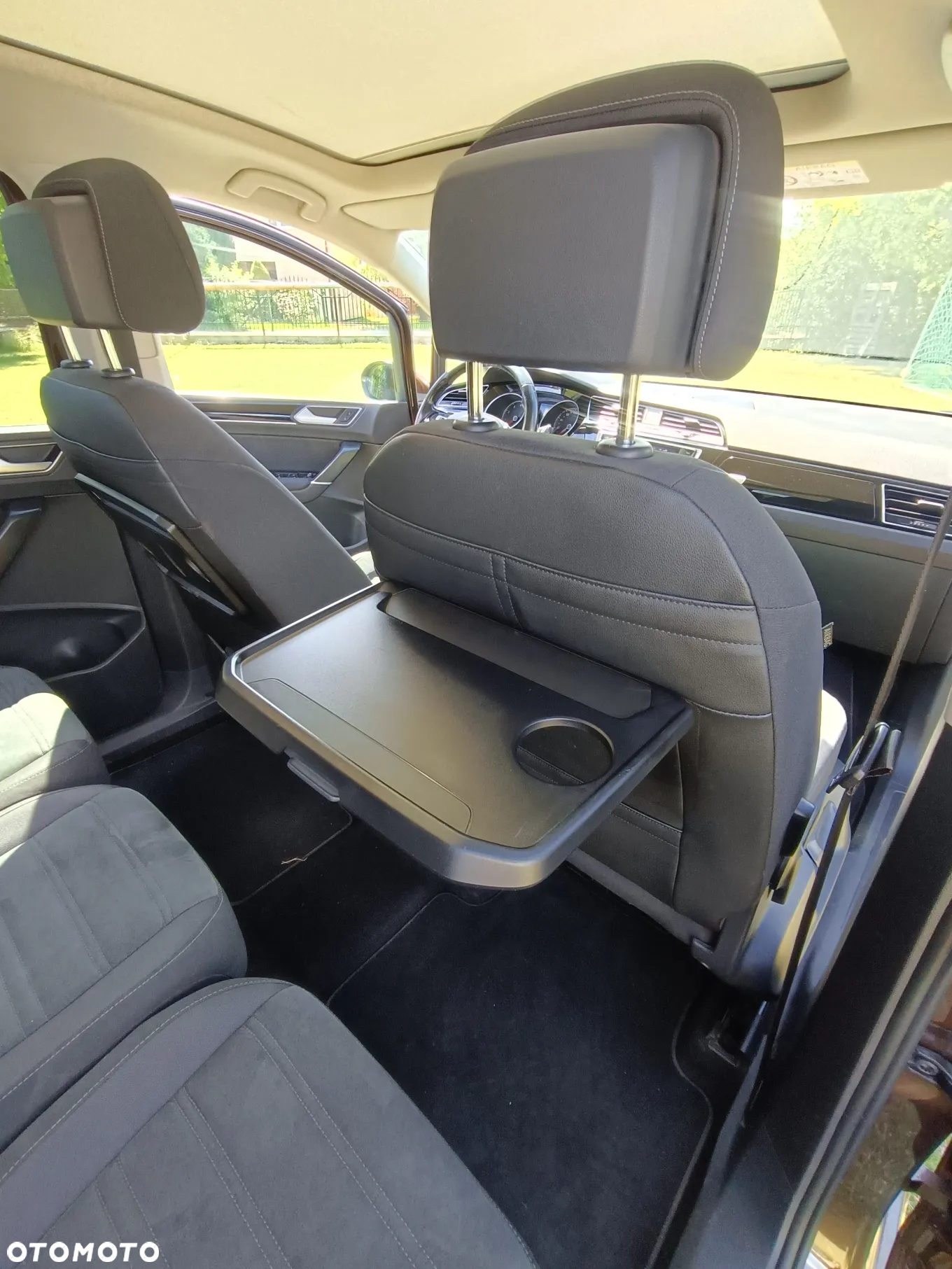 Volkswagen Touran - 11