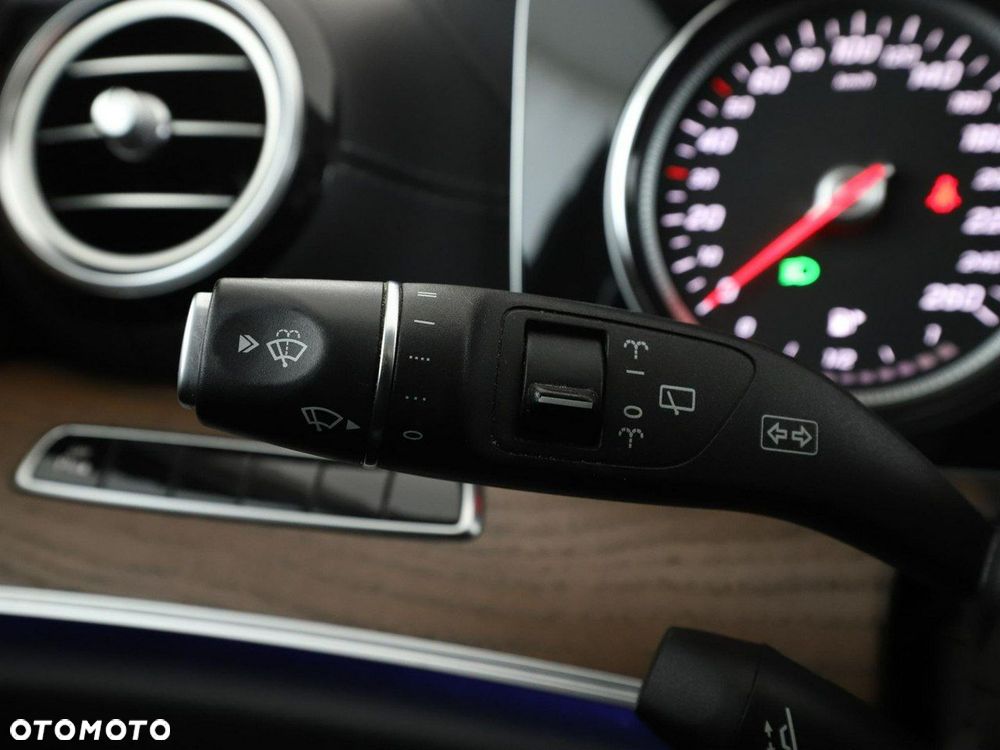 Mercedes-Benz Klasa E 220 d 4-Matic All-Terrain - 36
