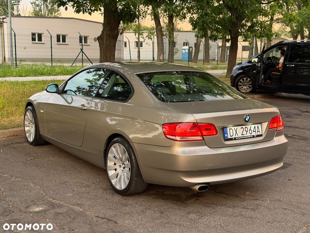 BMW Seria 3 320i - 11