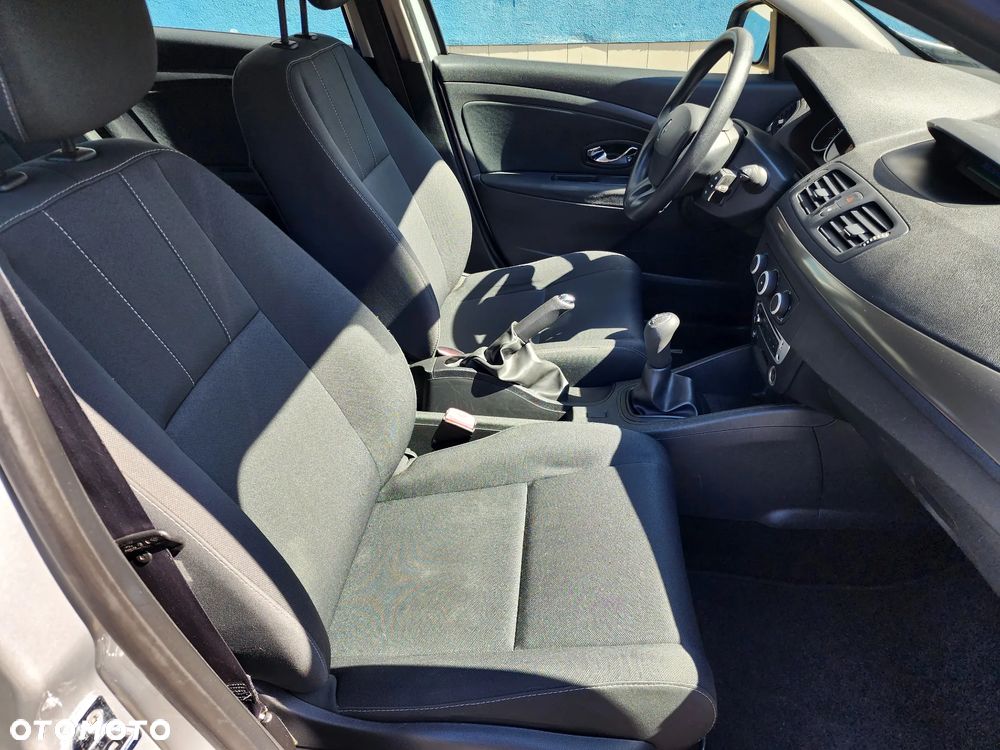 Renault Megane 1.6 16V 100 J'taime - 27