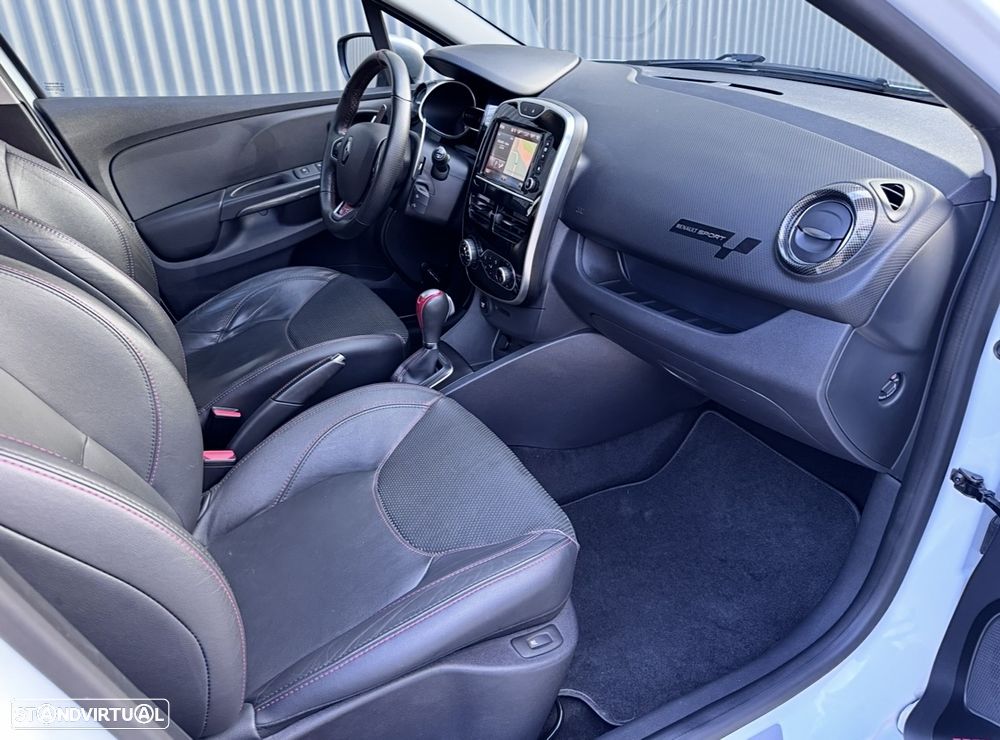 Renault Clio TCe 220 EDC R.S. Trophy - 33