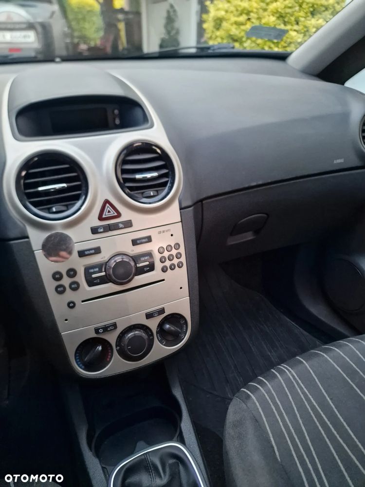 Opel Corsa 1.2 16V Sport - 11