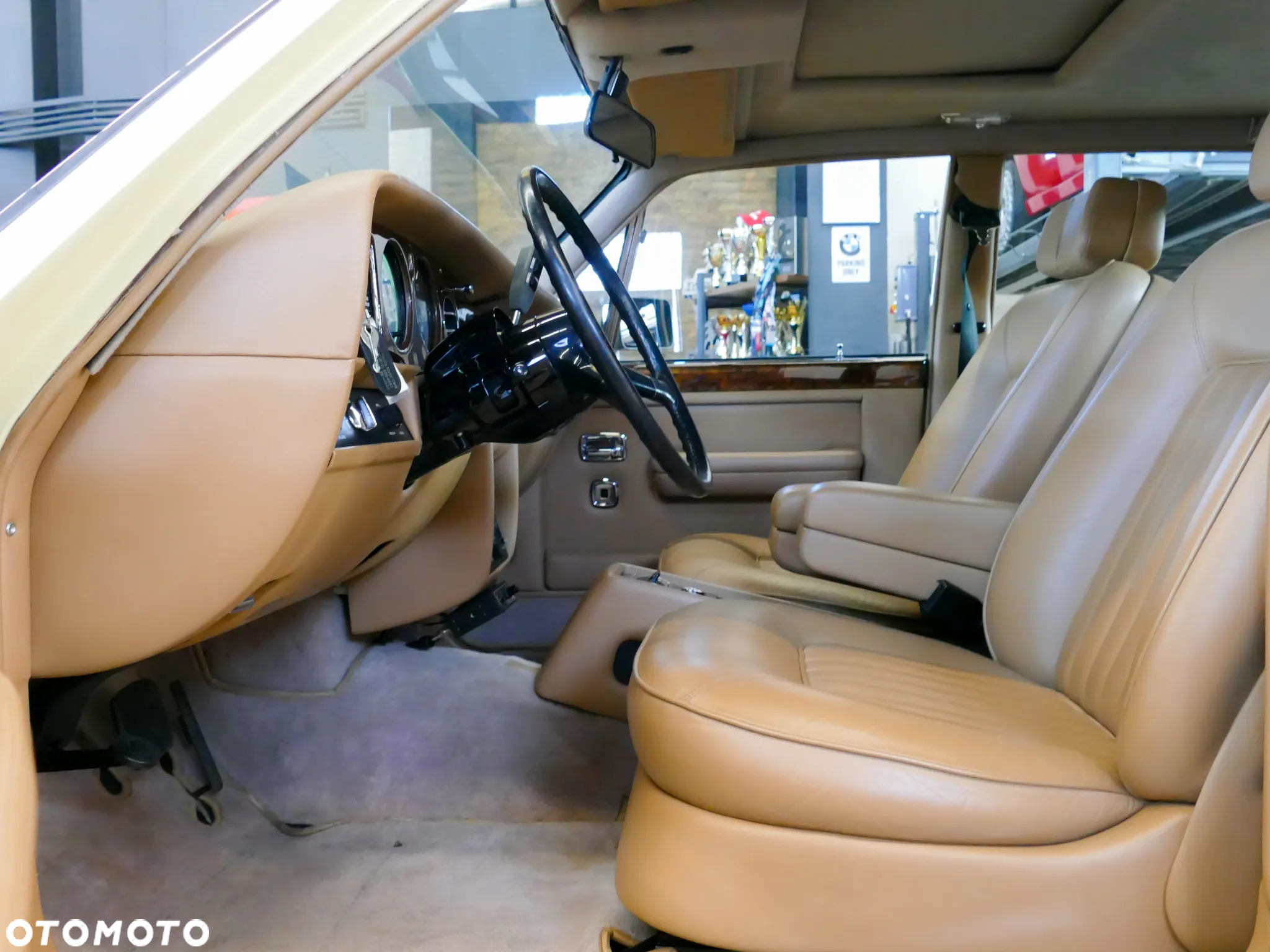 Rolls-Royce Silver Spur - 8