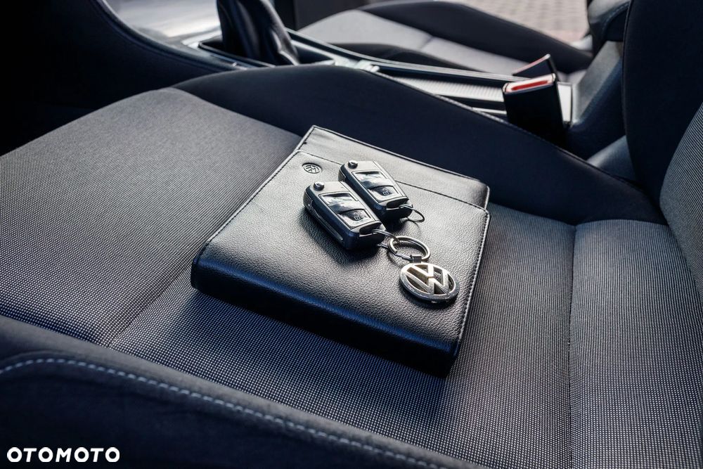 Volkswagen Golf - 17