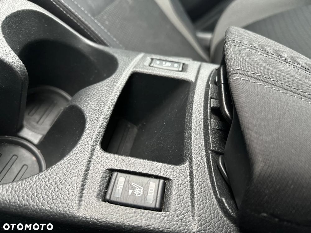 Nissan Qashqai 1.6 DCi Xtronic ACENTA - 22