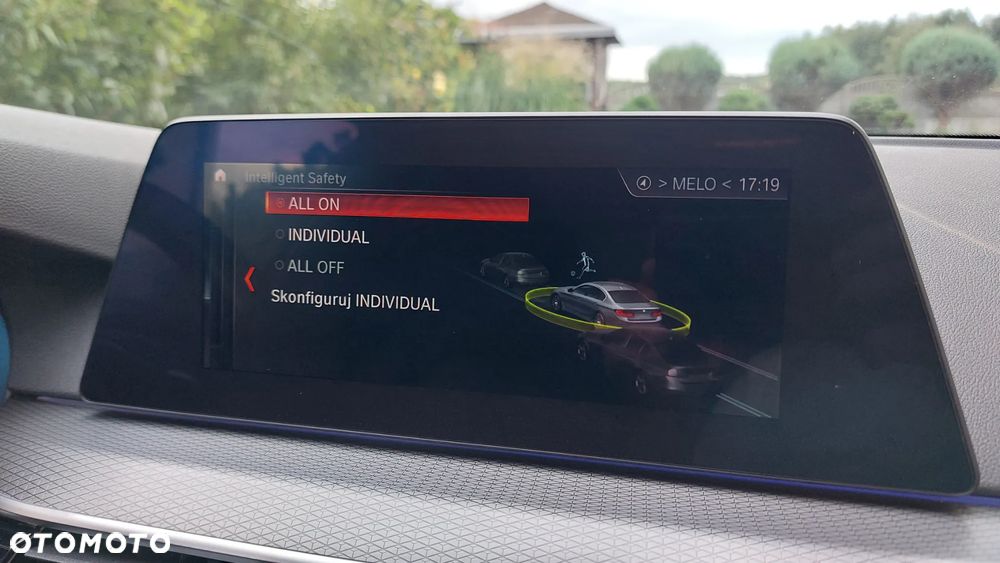 BMW Seria 5 518d M Sport - 34