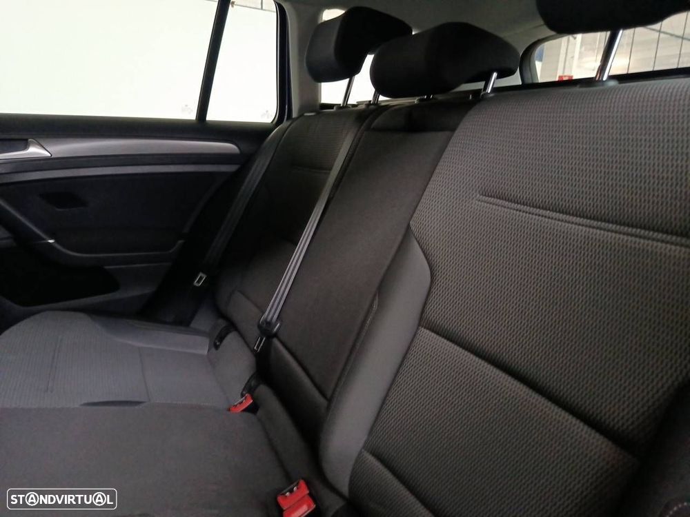 VW Golf 1.0 TSI Confortline - 10