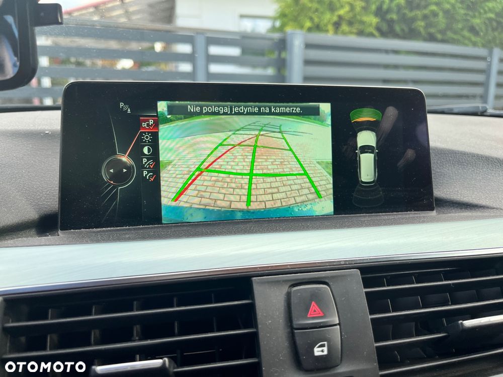 BMW Seria 3 320d xDrive M Sport - 30