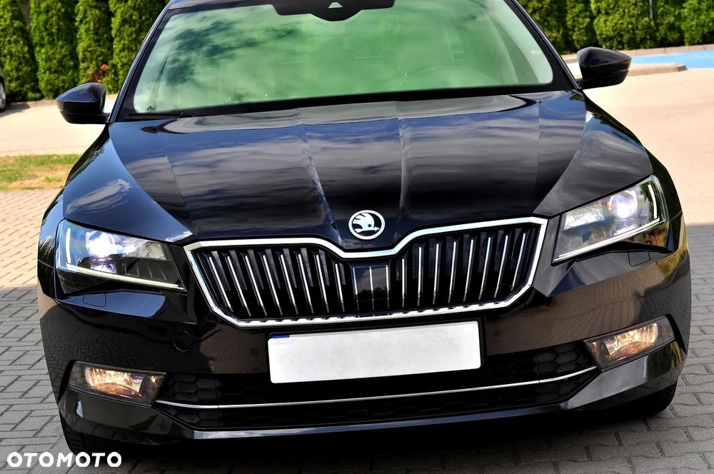 Skoda Superb 2.0 TDI Premium Edition - 6