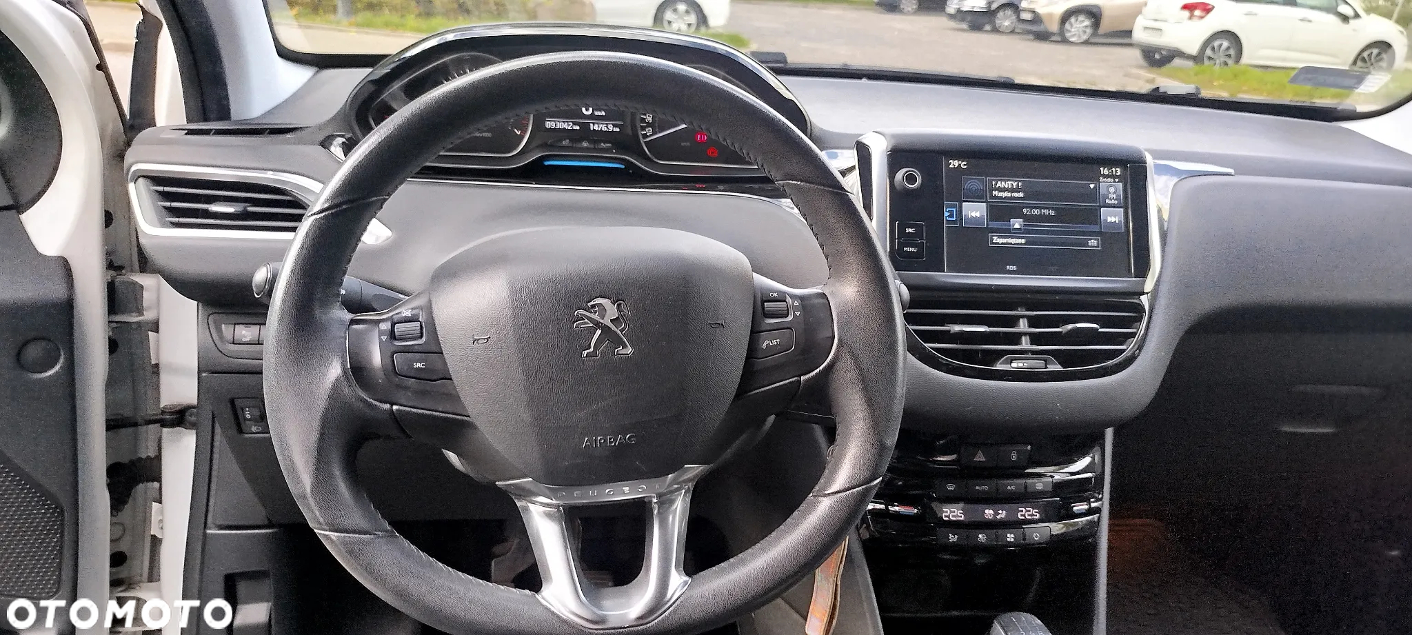 Peugeot 208 1.2 PureTech Allure - 12
