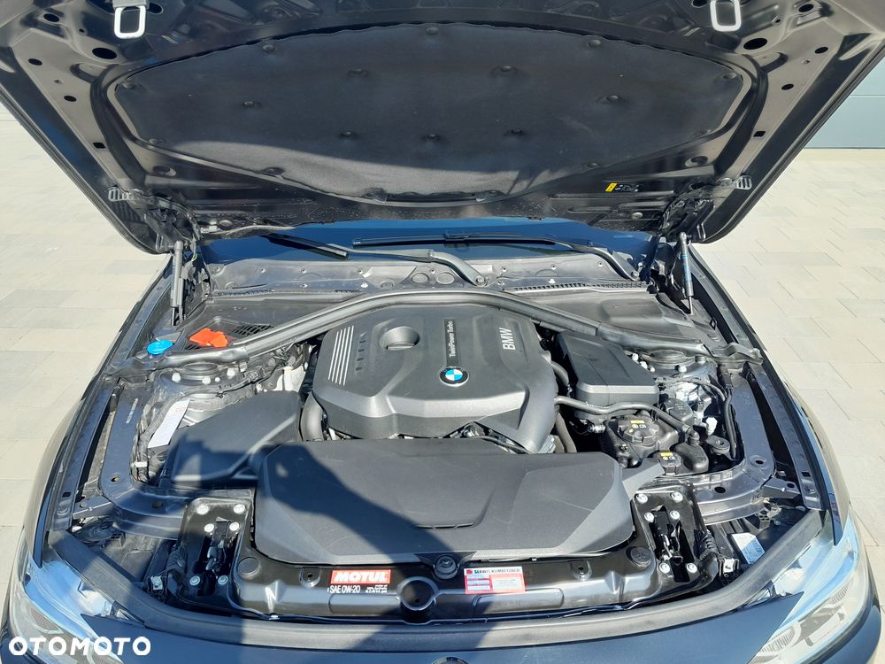 BMW Seria 3 330i - 10
