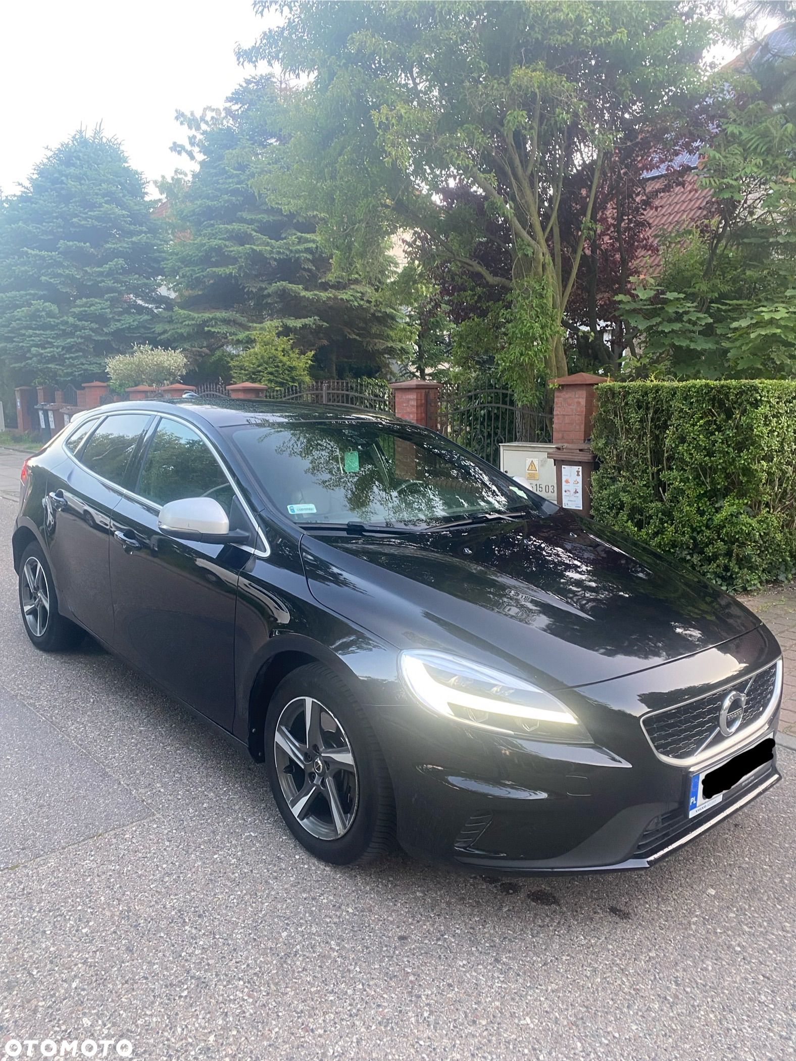 Volvo V40 D3 Drive-E R-Design Momentum - 1