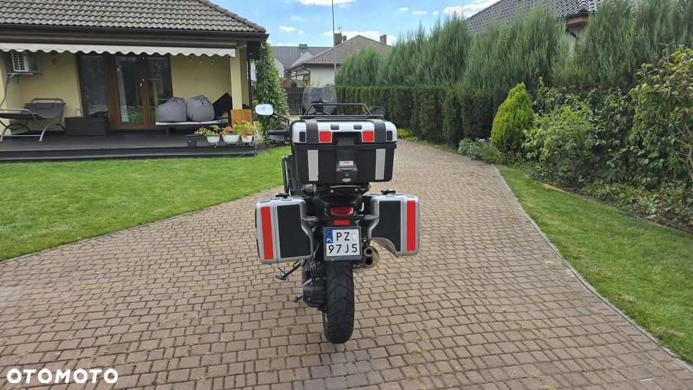 Honda VFR - 9