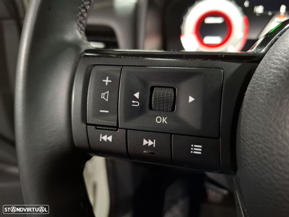 Nissan Qashqai 1.3 DIG-T N-Connecta - 10