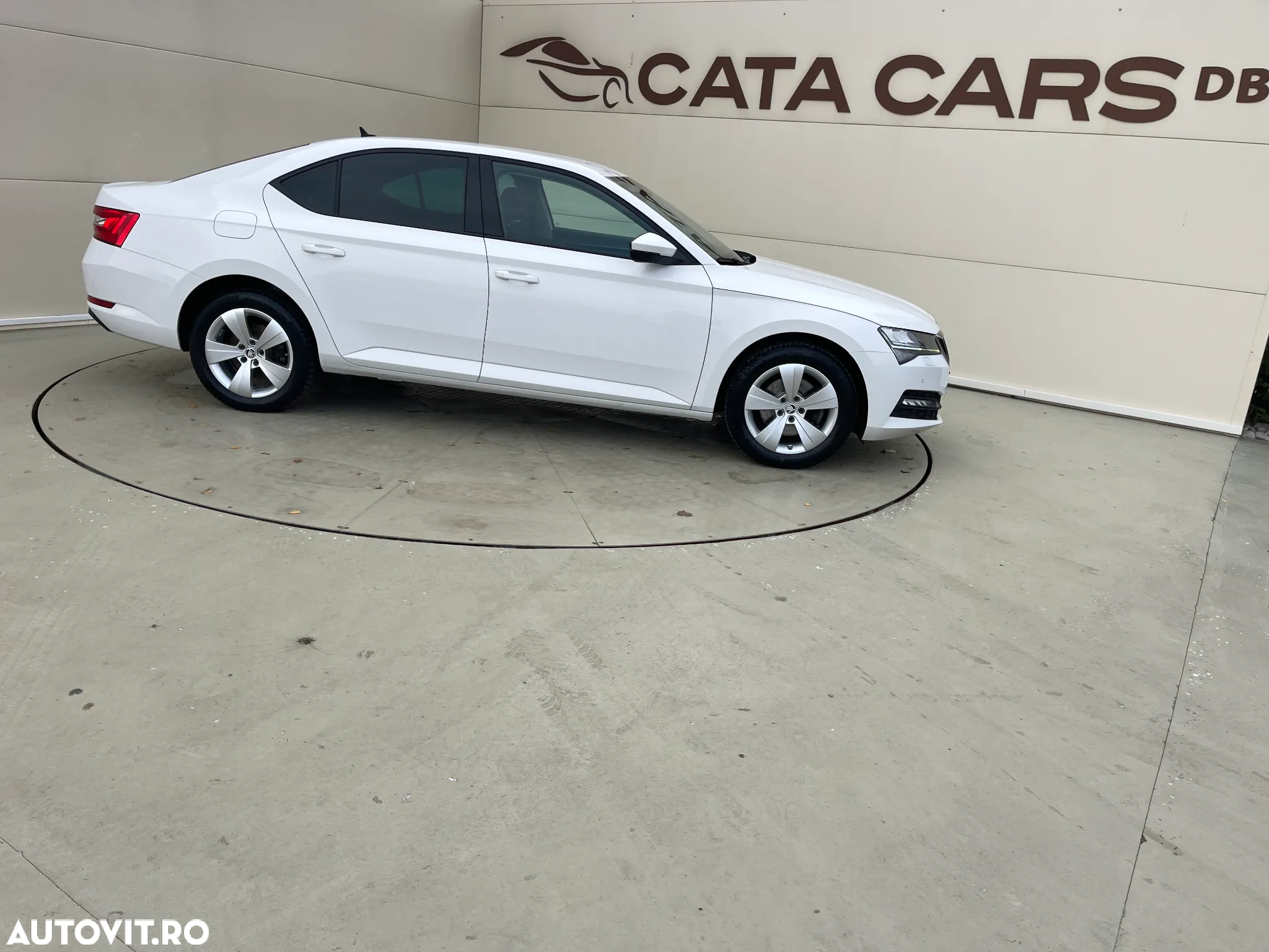 Skoda Superb 2.0 TDI DSG Ambition - 18