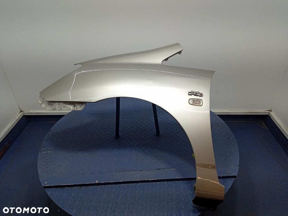 TOYOTA COROLLA VERSO I 01- BŁOTNIK PRZÓD LEWY 1D9 - 1