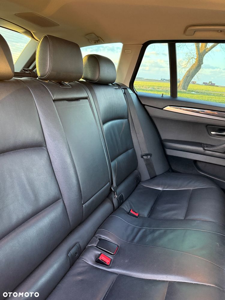 BMW Seria 5 525d - 10