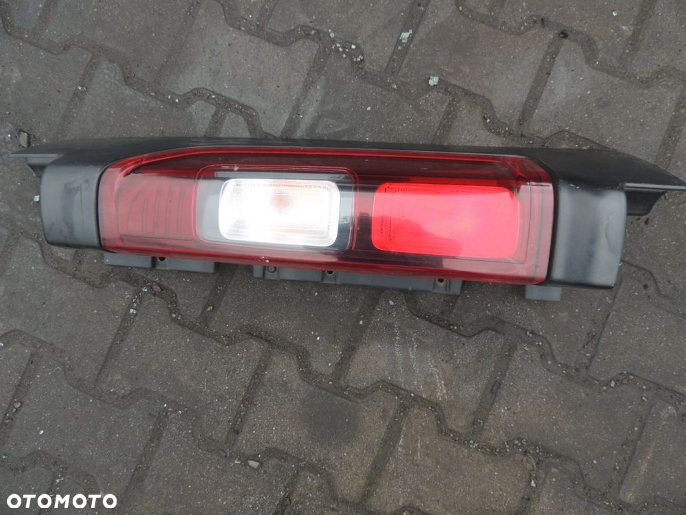 Lampa tył prawa Opel Vivaro B '15 - 1