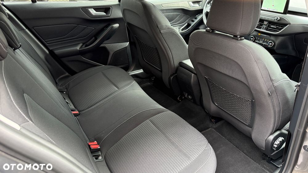 Ford Focus 2.0 EcoBlue STart-Stopp-System TITANIUM - 29