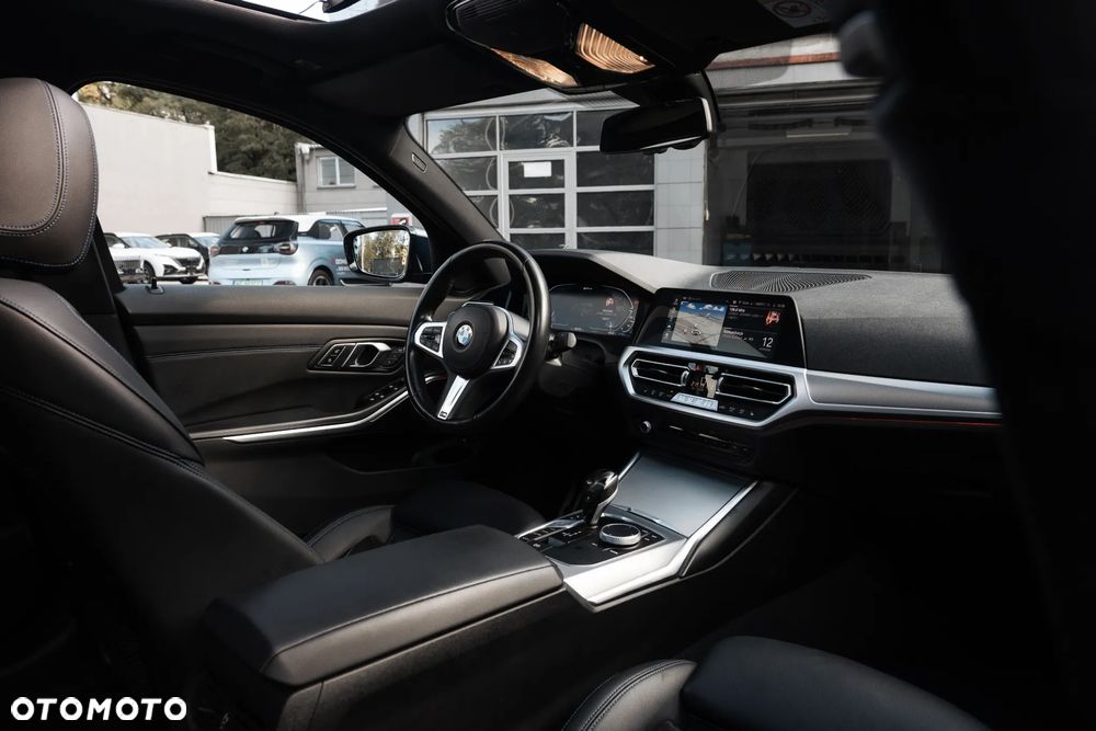 BMW Seria 3 330e M Sport sport - 11