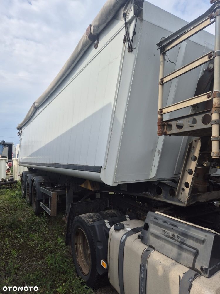 Schmitz Cargobull SKI 24 - 3