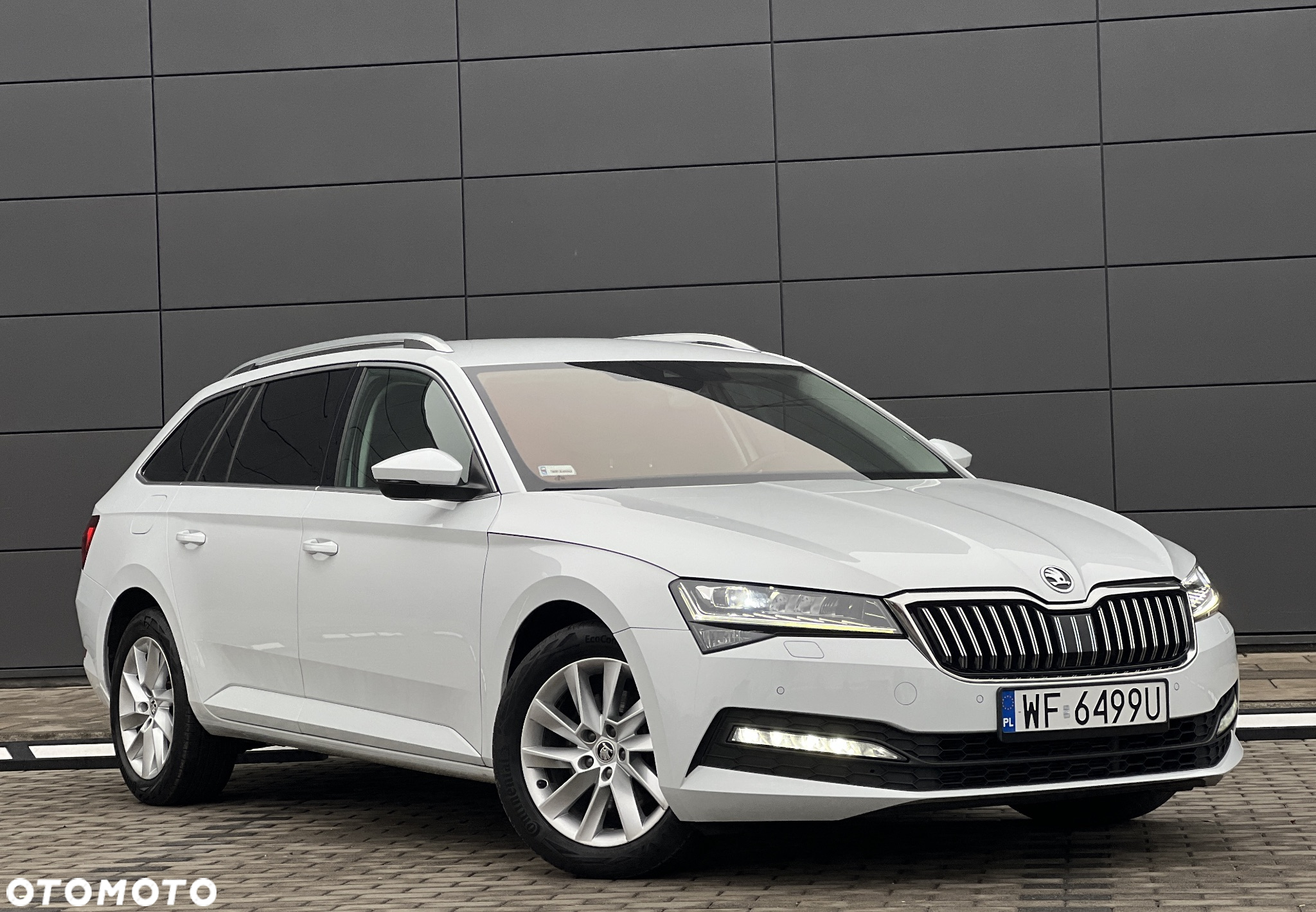 Skoda Superb 2.0 TDI Ambition DSG - 11