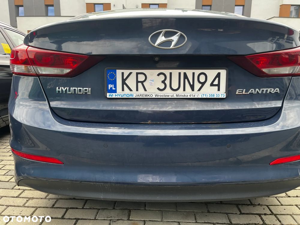 Hyundai Elantra 1.6 Comfort - 18