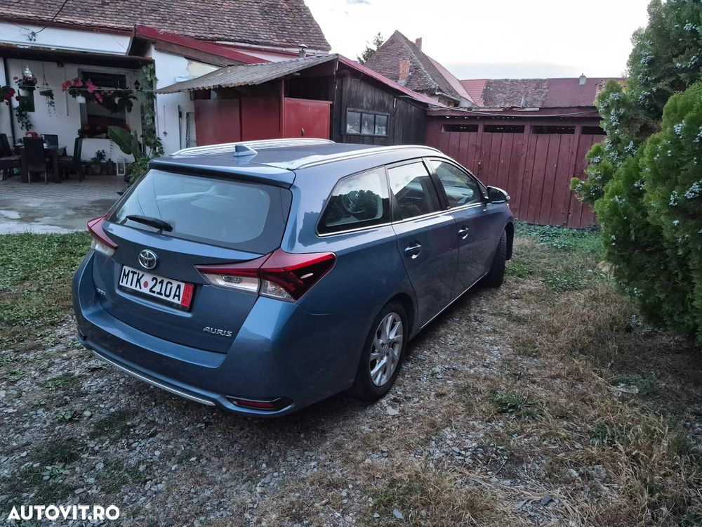Toyota Auris - 4