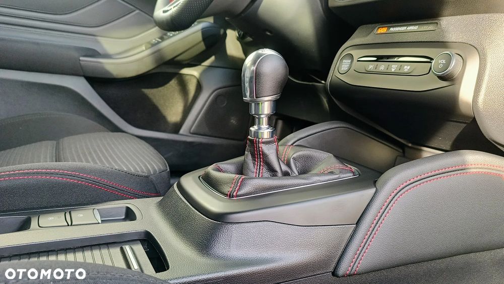 Ford Focus 1.0 EcoBoost ST-Line X - 18